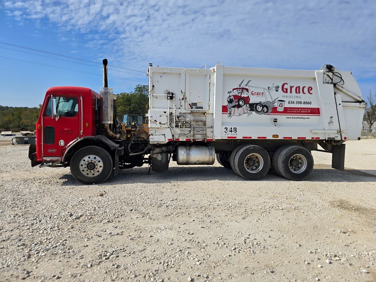 2003-peterbilt-320-image-7