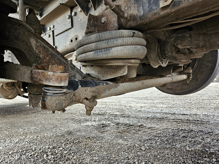 freightliner-columbia-120-image-94