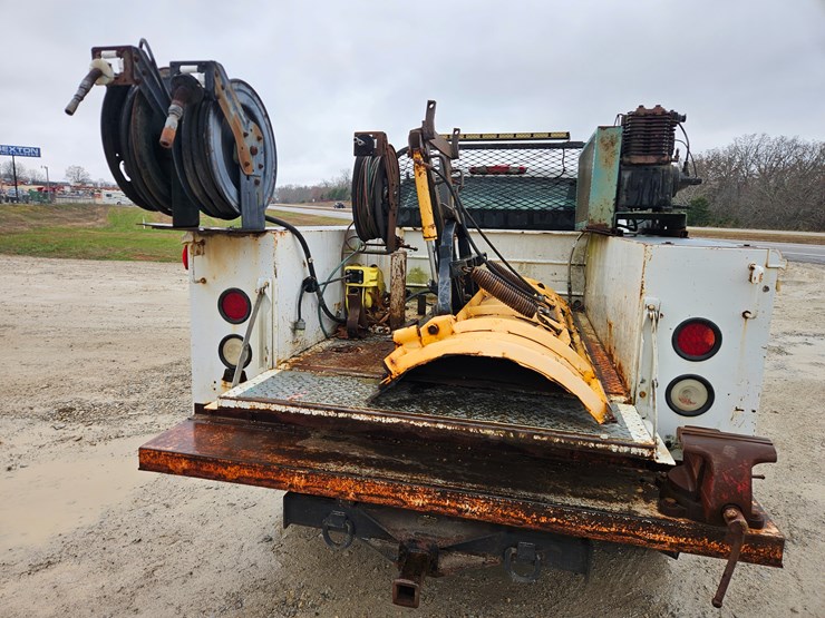 chevrolet-silverado-2500-image-13