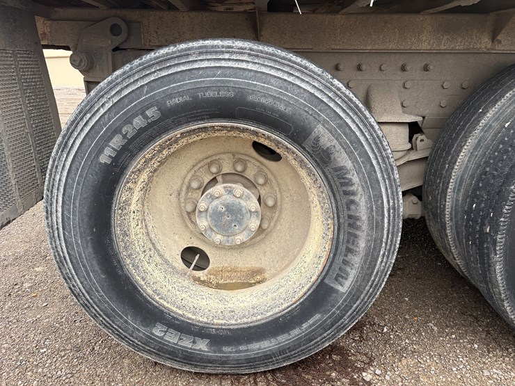 2000-peterbilt-378-image-8