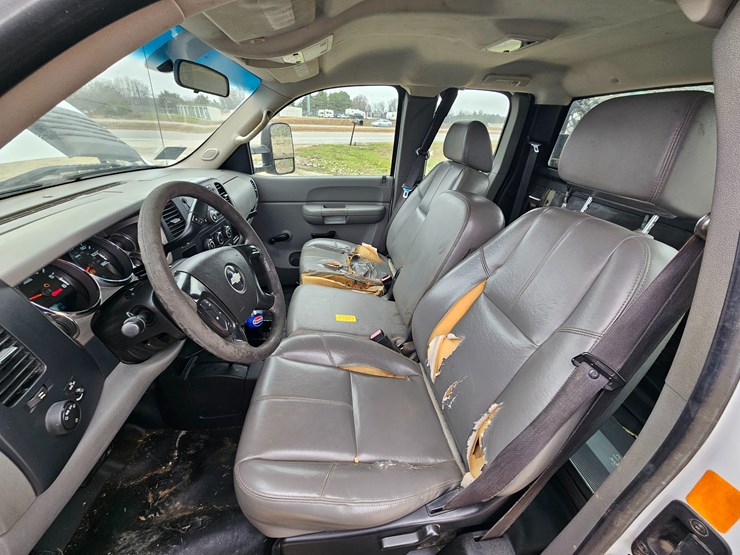 chevrolet-silverado-2500-image-36