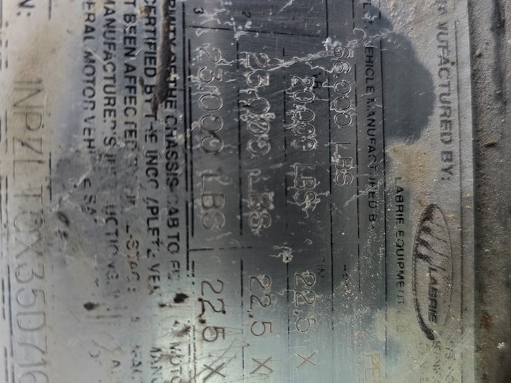 2005-peterbilt-320-image-38