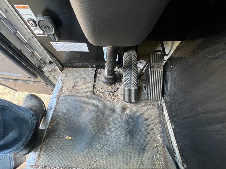 peterbilt-520-image-86