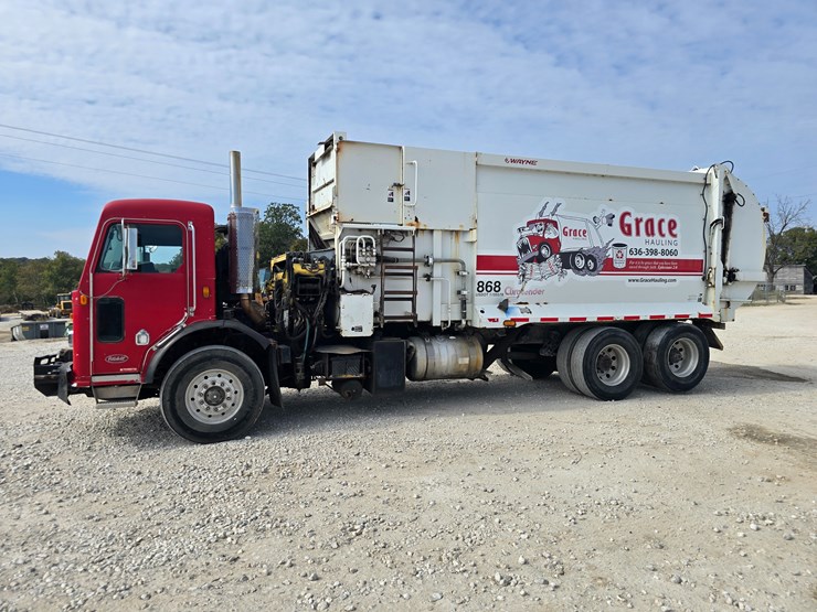 2003-peterbilt-320-image-8