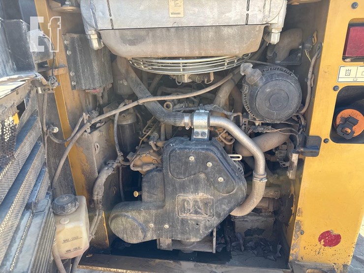2019-caterpillar-226d-image-18