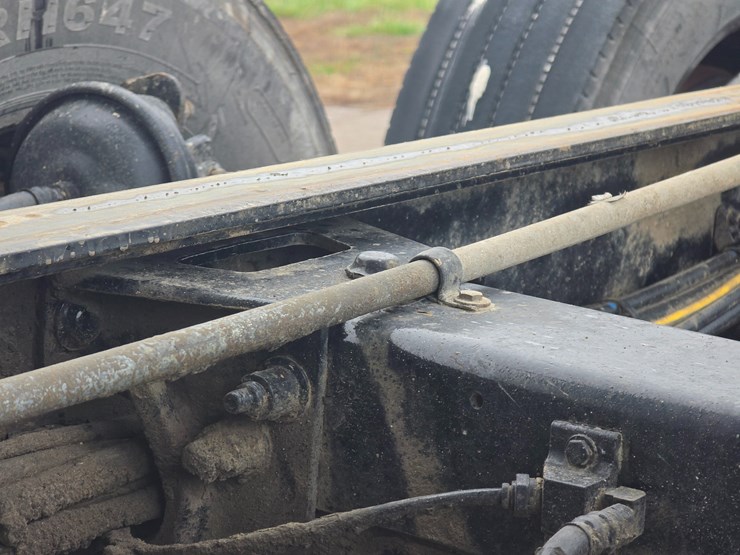 2020-peterbilt-567-image-103