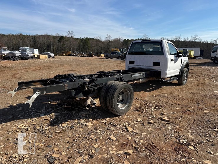 ford-f550-xl-image-3