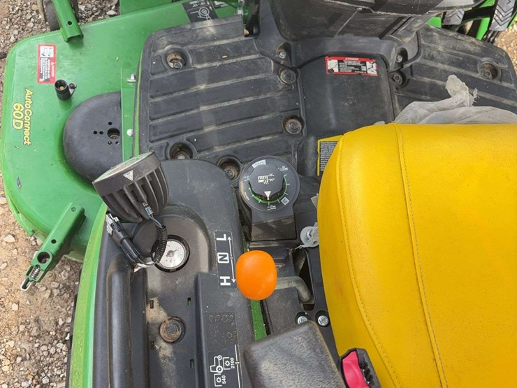 2023-john-deere-1025r-image-30
