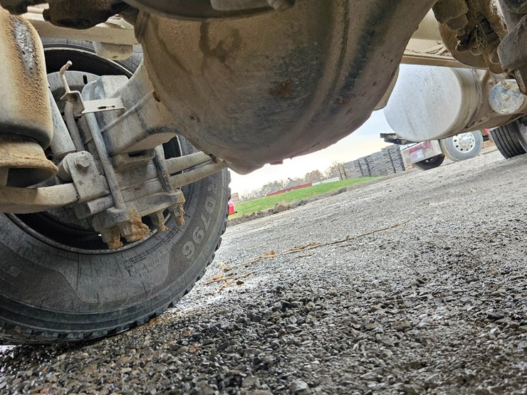 freightliner-columbia-112-image-106