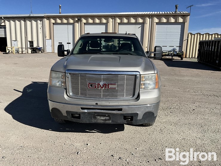 gmc-sierra-3500-image-2