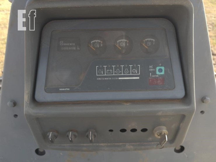 komatsu-d65px-12-image-21