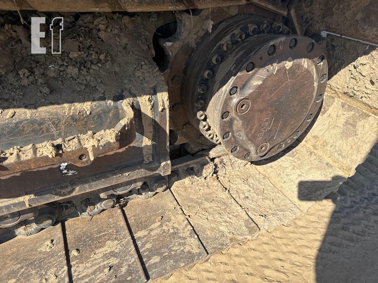 caterpillar-323-image-11