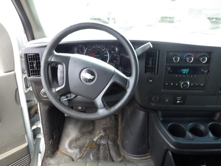 2014-chevrolet-express-3500-image-9