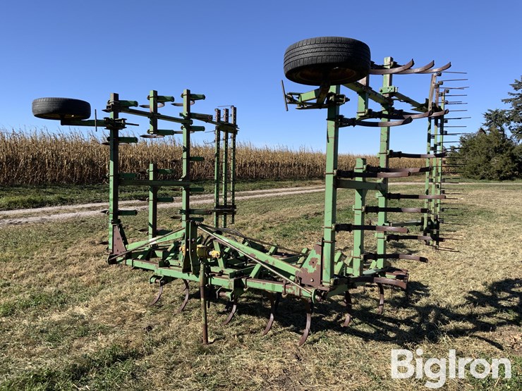 john-deere-1100-image-1