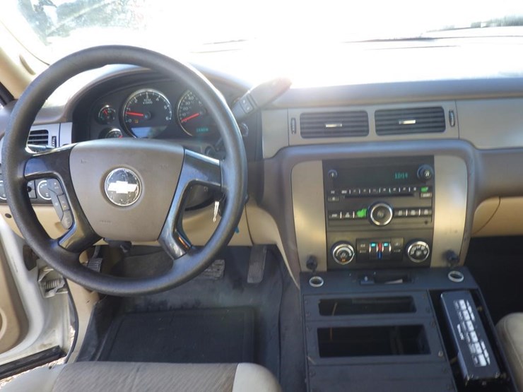 2014-chevrolet-tahoe-image-9