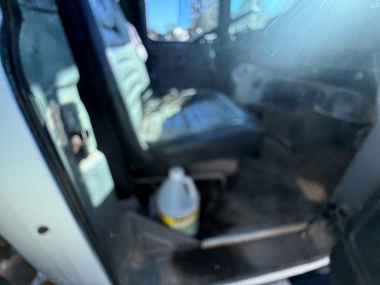 mack-r686st-image-83