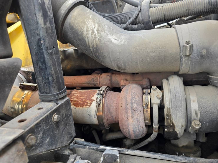 2003-peterbilt-320-image-79