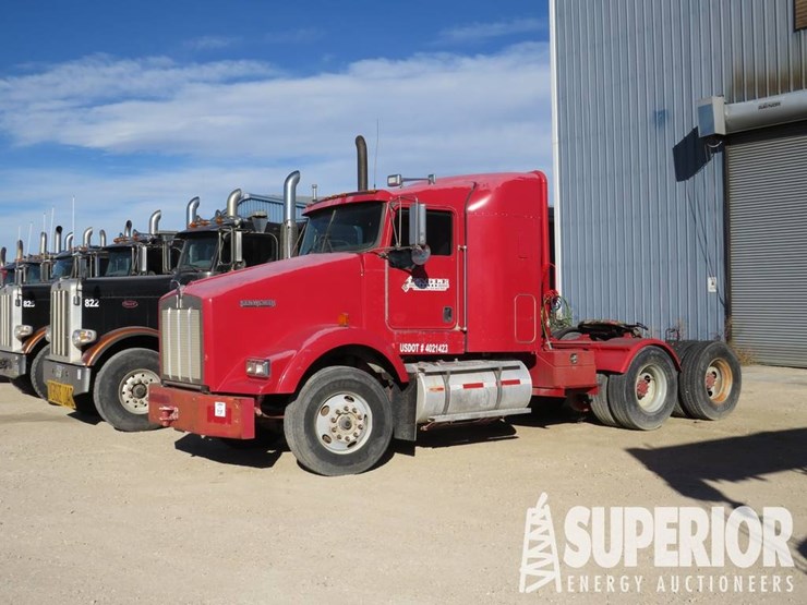 2012-kenworth-t800-image-1