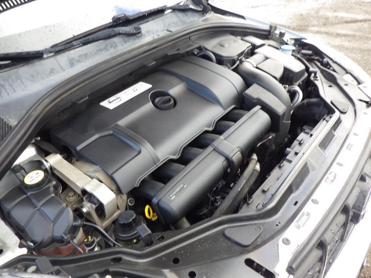 2013-volvo-xc60-image-11