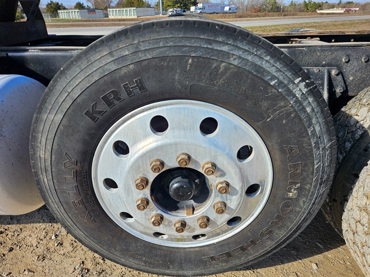 peterbilt-379-image-89