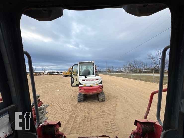 2019-takeuchi-tl10v2-image-33