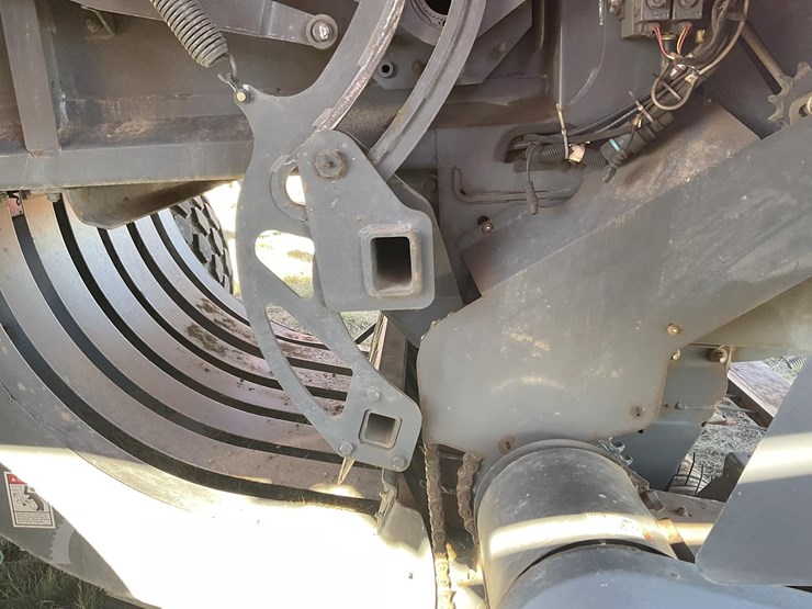 2013-massey-ferguson-2190-image-42