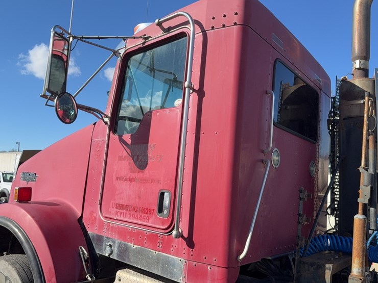 2008-kenworth-t800-image-12