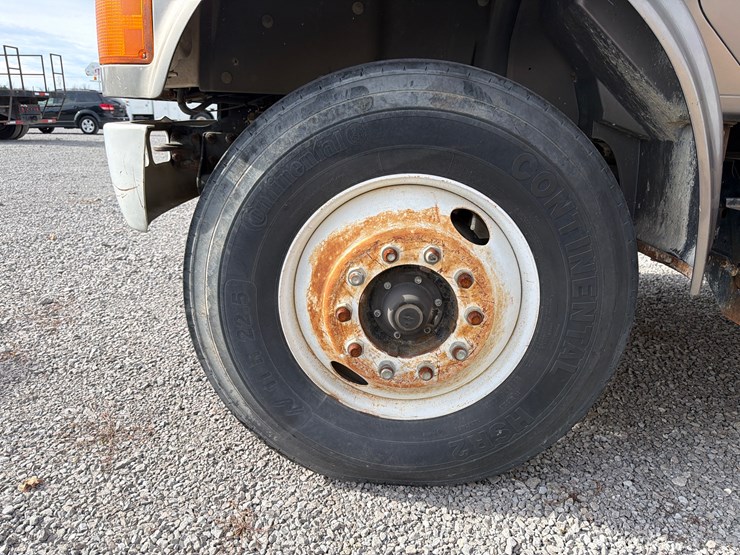 international-4700-image-8