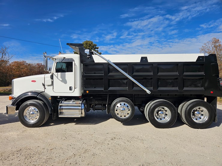 2009-peterbilt-365-image-9