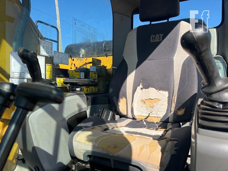 caterpillar-326fl-image-35