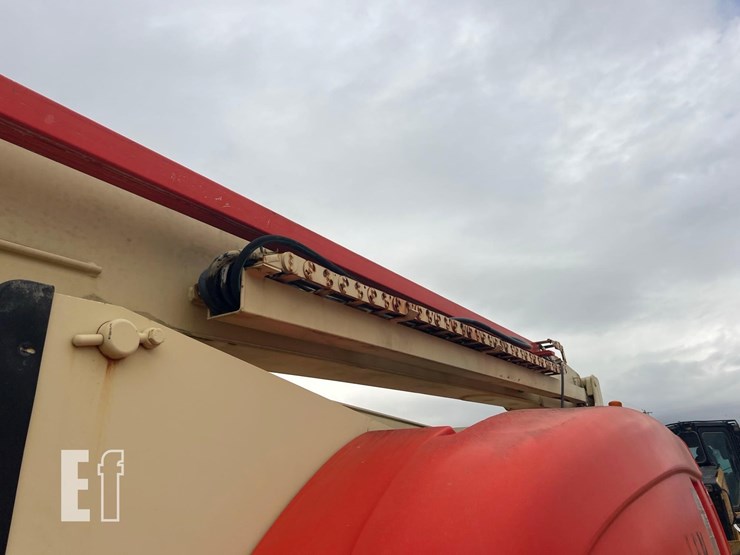 2000-jlg-800a-image-13