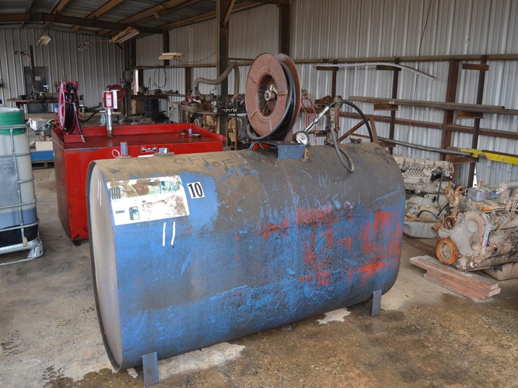 approx-250-gal-gas-oil-tank-w/-air-hose-reel-&-air-pump-image-1