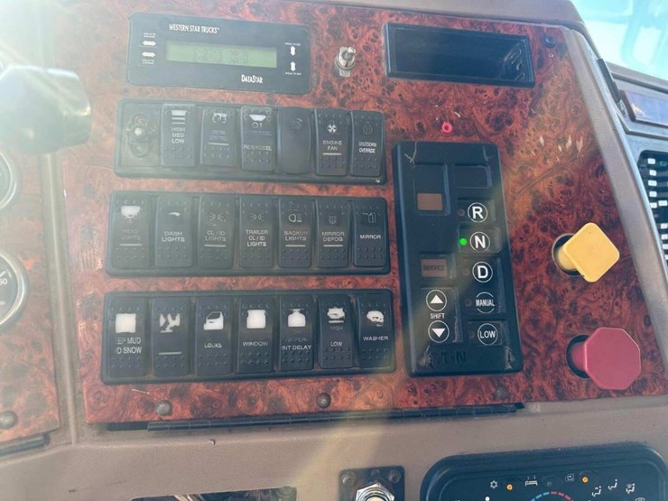 2011-western-star-4900-image-11