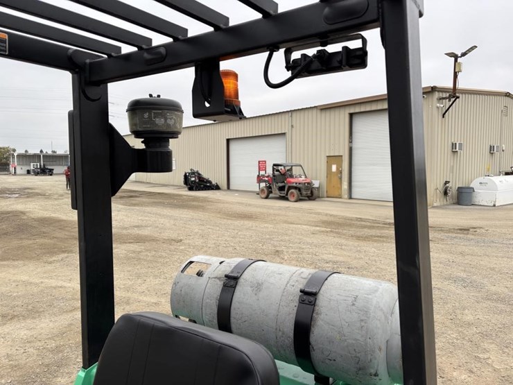 2020-mitsubishi-fg25n-image-27