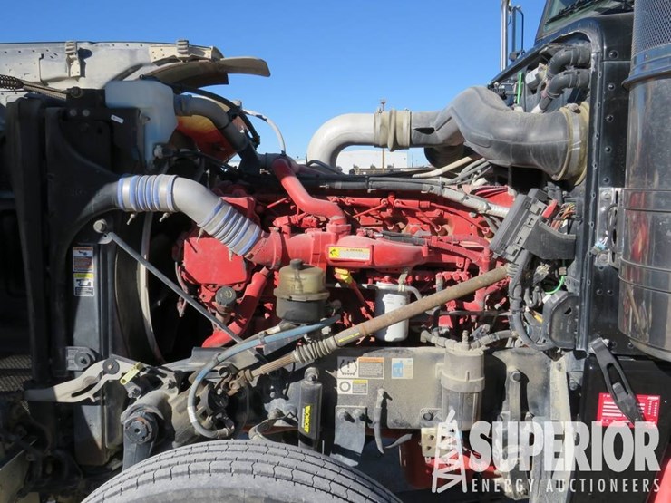 2016-peterbilt-389-image-5