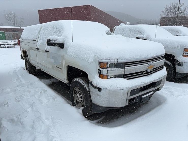 2016-chevrolet-2500hd-image-2