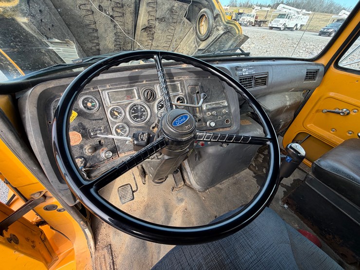 ford-lts9000-image-44