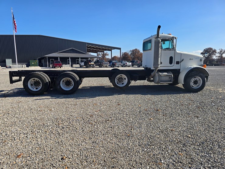 peterbilt-357-image-38