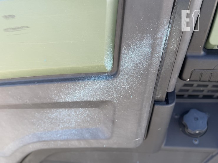 john-deere-gator-xuv-835m-image-17