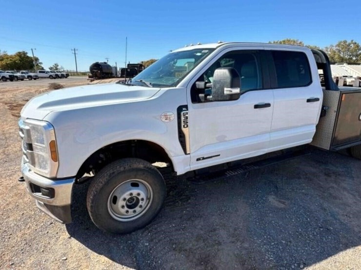2024-ford-f350dually-1-ton-image-9
