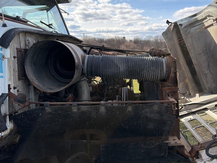 international-s1900-image-14