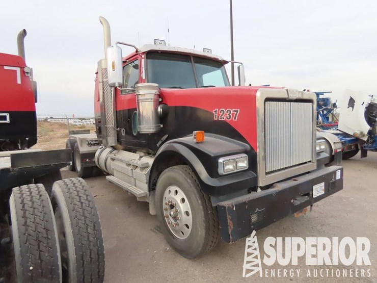 2015-western-star-4900-image-2