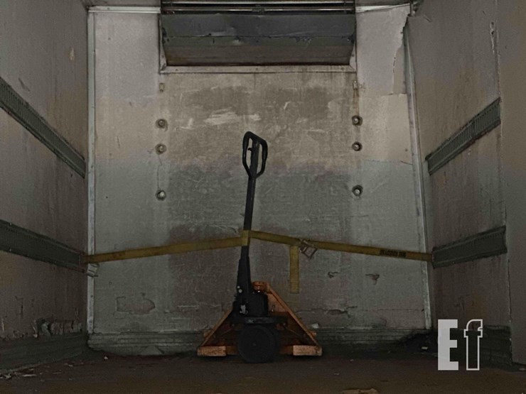 2016-freightliner-business-class-m2-106-image-11