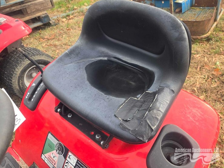 poulan-xt-riding-mower-image-13