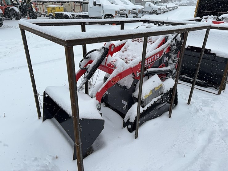 new-agt-ysrt14-mini-track-loader-image-1