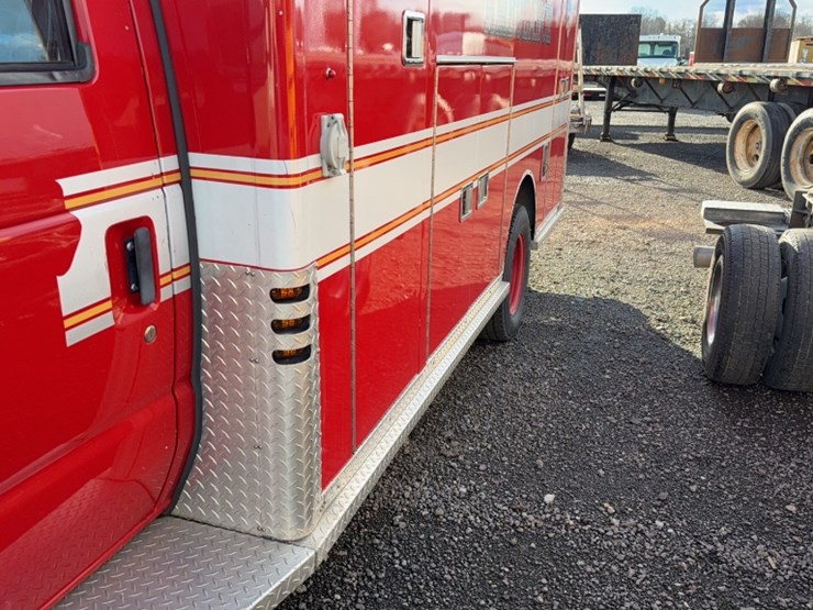 2004-ford-e450-image-12