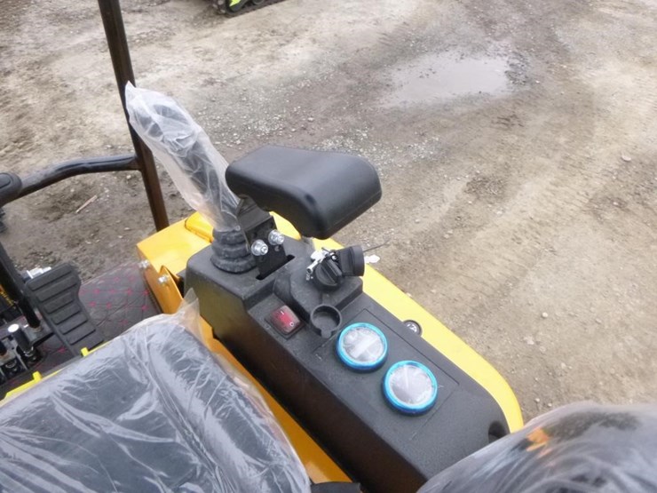 2025-vicsec-vc15p-hydraulic-excavator-image-22