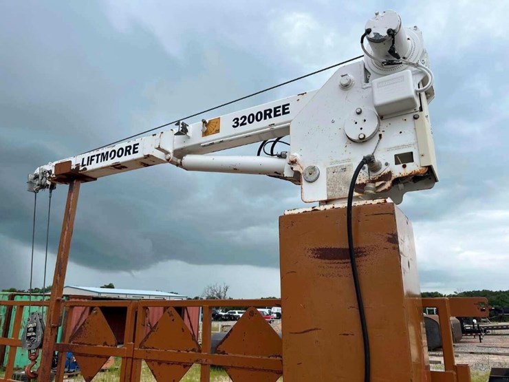 2012-peterbilt-337-image-9