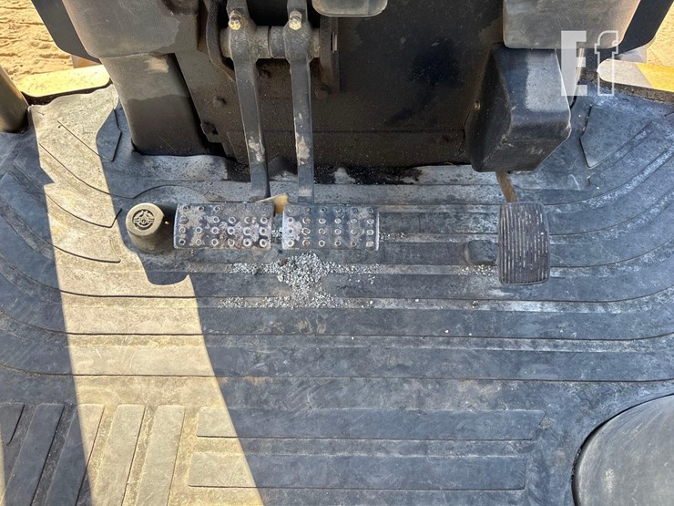 2008-deere-310sj-image-29