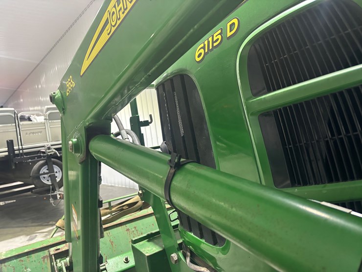 john-deere-6115d-image-3